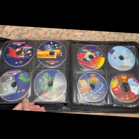 Binder of 137 Discs - Bluray and DVDs - Disney/True Blood/Shrek/Futurama/ATHF - Picture 11 of 15